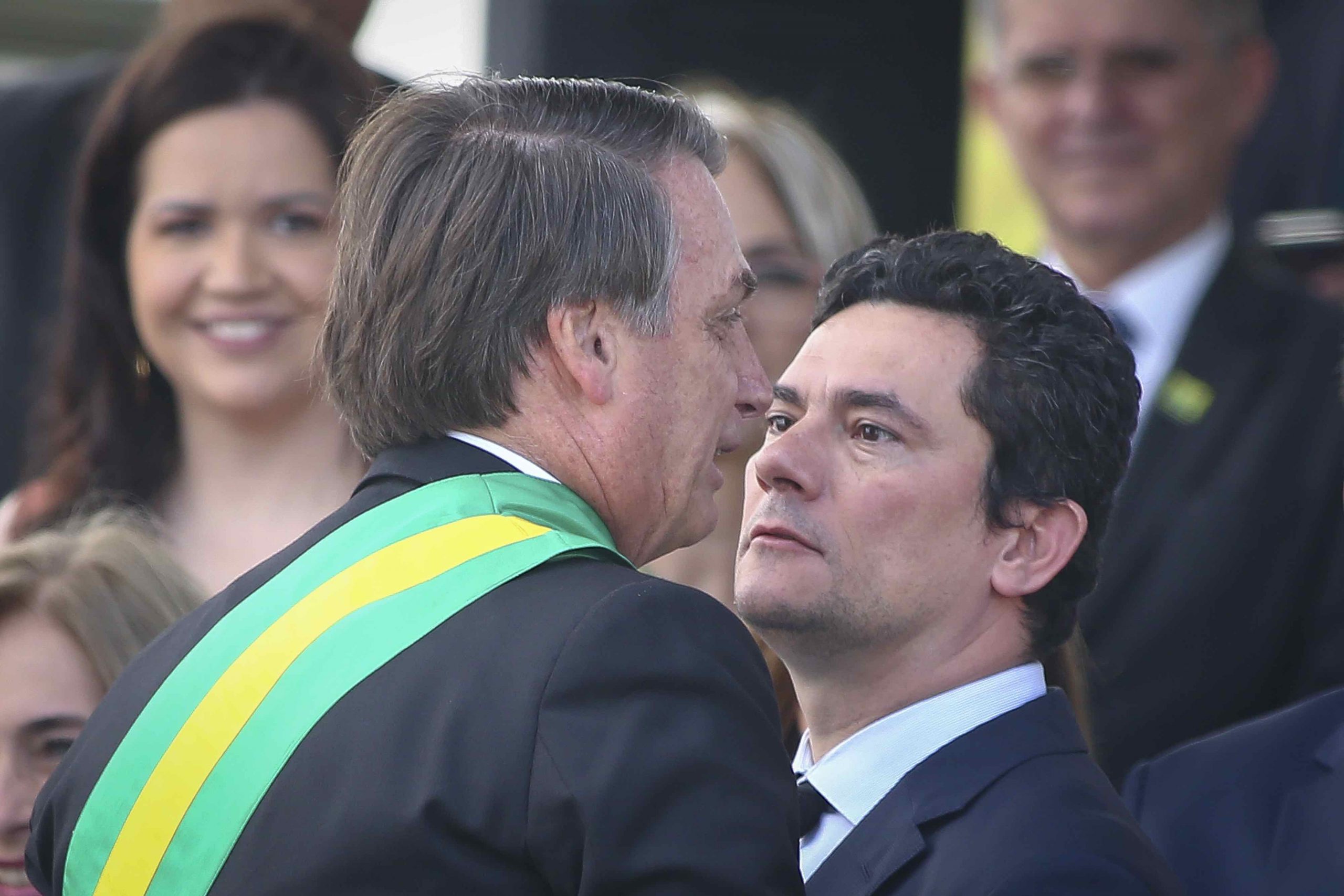 Na queda de vetos, Bolsonaro deixou Moro perder sozinho?